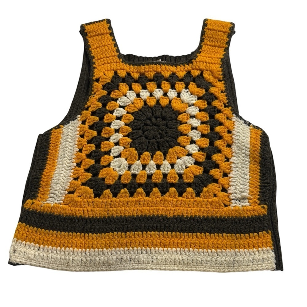 vintage Miss Pat crocheted granny square crop top